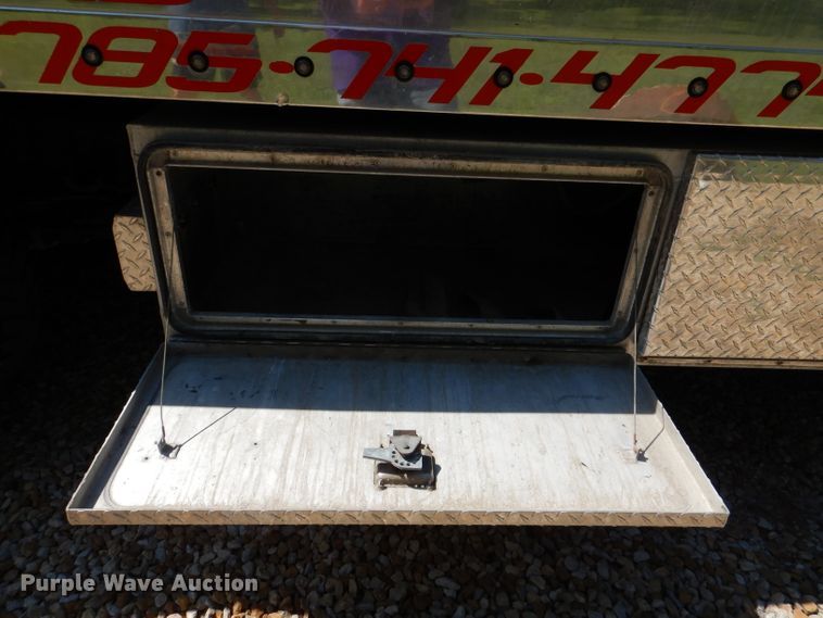 image for item DM1431 1998 GMC 3500HD  rollback truck