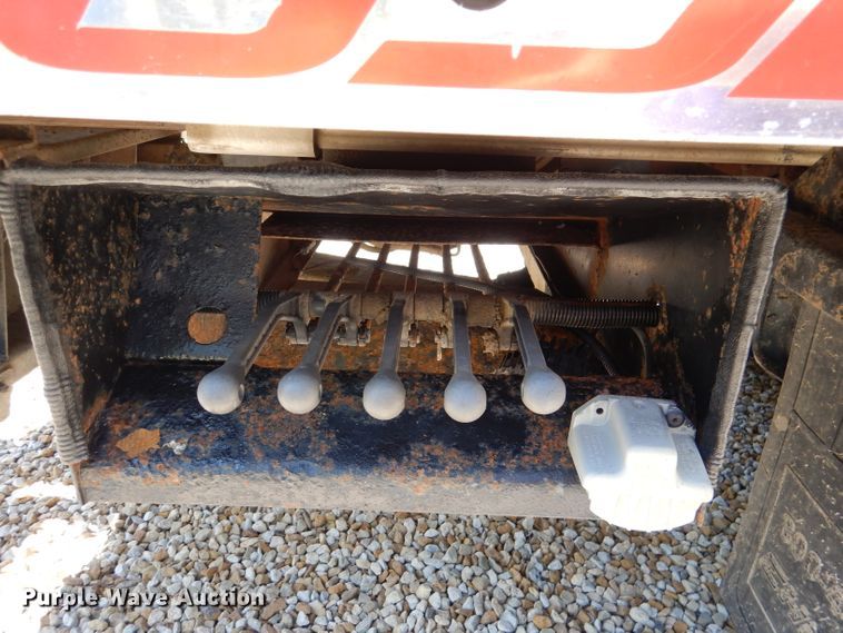 image for item DM1431 1998 GMC 3500HD  rollback truck