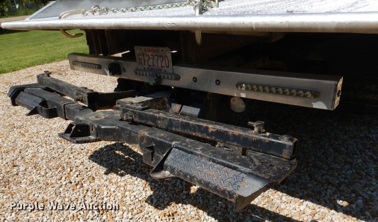 image for item DM1431 1998 GMC 3500HD  rollback truck