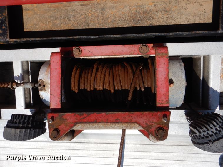 image for item DM1431 1998 GMC 3500HD  rollback truck