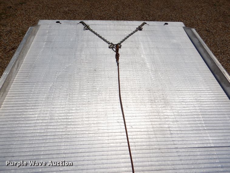 image for item DM1431 1998 GMC 3500HD  rollback truck