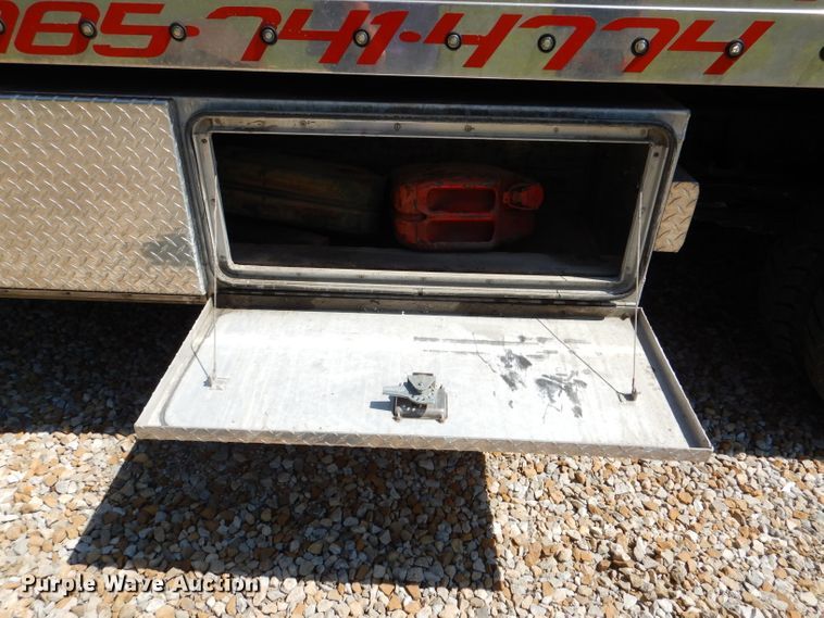 image for item DM1431 1998 GMC 3500HD  rollback truck