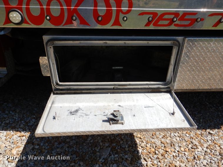 image for item DM1431 1998 GMC 3500HD  rollback truck