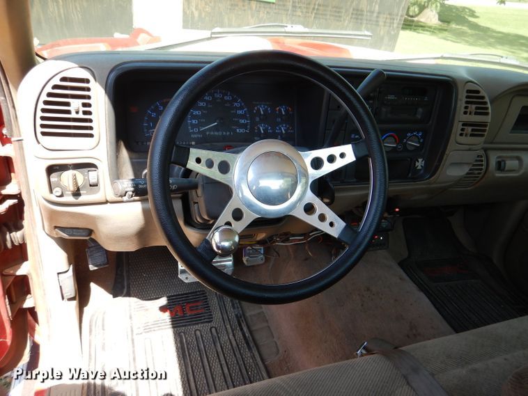 image for item DM1431 1998 GMC 3500HD  rollback truck