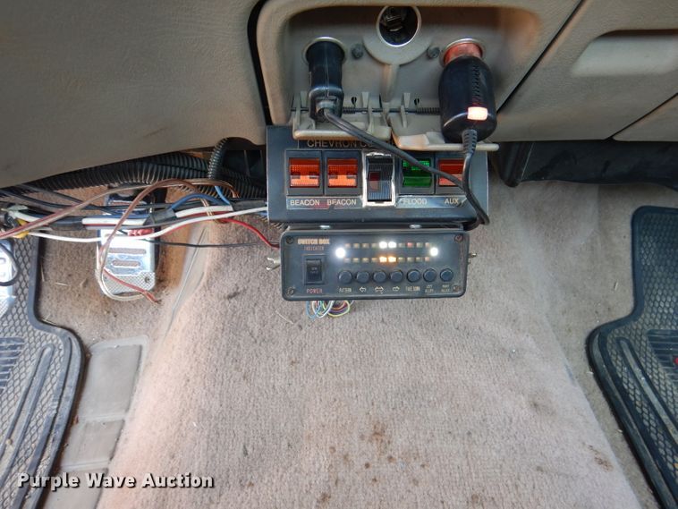 image for item DM1431 1998 GMC 3500HD  rollback truck