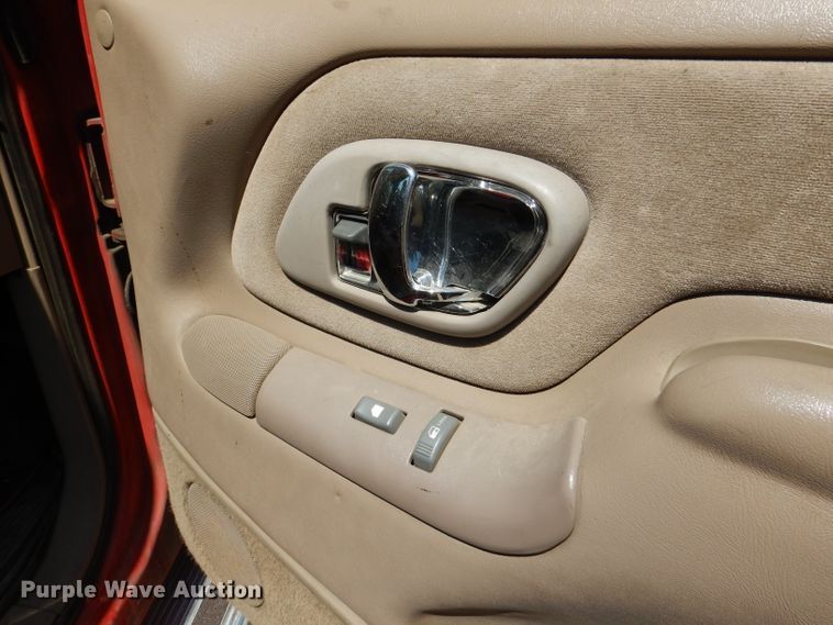 image for item DM1431 1998 GMC 3500HD  rollback truck