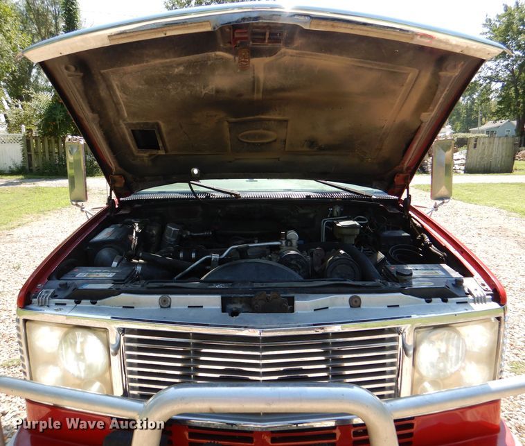 image for item DM1431 1998 GMC 3500HD  rollback truck