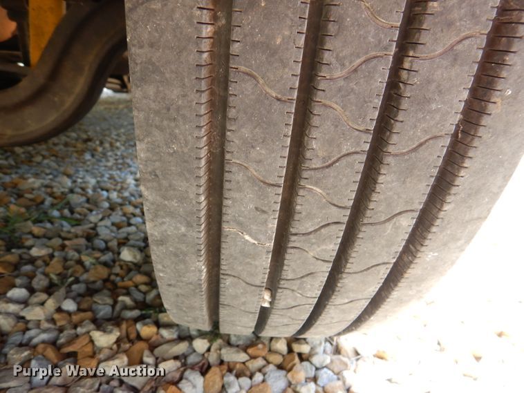 image for item DM1431 1998 GMC 3500HD  rollback truck