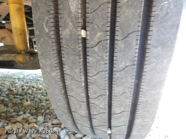 image for item DM1431 1998 GMC 3500HD  rollback truck