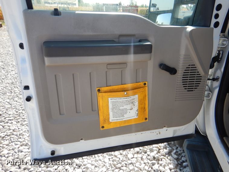 image for item DM1455 2008 Ford F550 Super Duty XL  utility / service truck