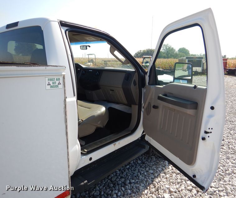image for item DM1455 2008 Ford F550 Super Duty XL  utility / service truck