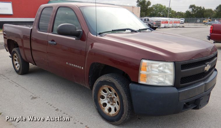 image for item DM1472 2007 Chevrolet Silverado 1500  Ext. Cab pickup truck