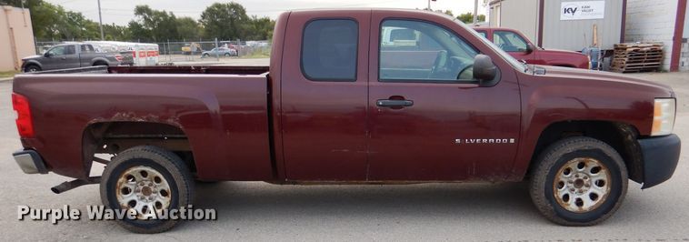 image for item DM1472 2007 Chevrolet Silverado 1500  Ext. Cab pickup truck