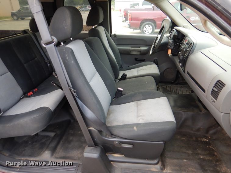 image for item DM1472 2007 Chevrolet Silverado 1500  Ext. Cab pickup truck