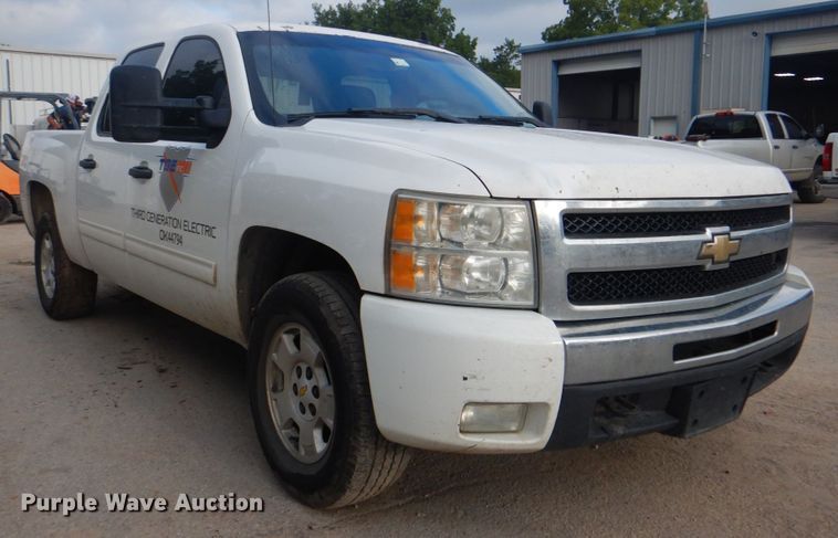 image for item DM3966 2011 Chevrolet Silverado 1500  Crew Cab pickup truck