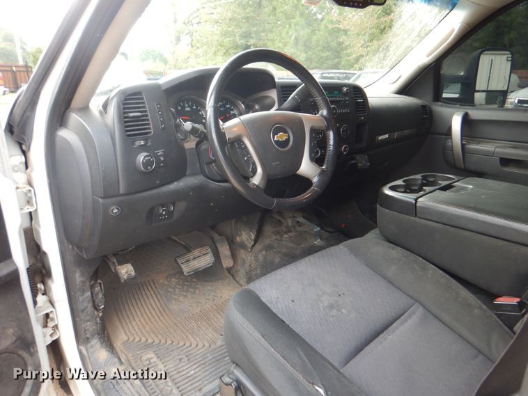 image for item DM3966 2011 Chevrolet Silverado 1500  Crew Cab pickup truck