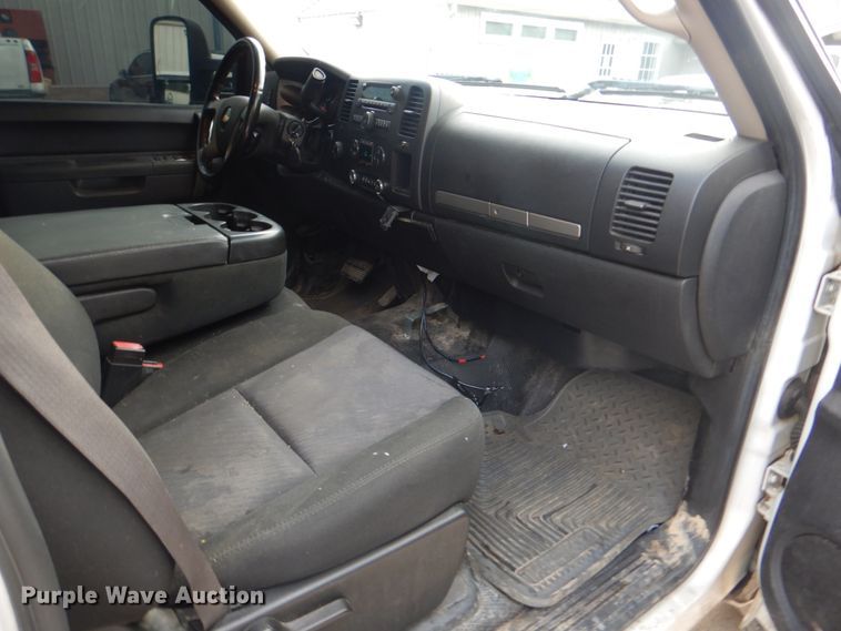 image for item DM3966 2011 Chevrolet Silverado 1500  Crew Cab pickup truck