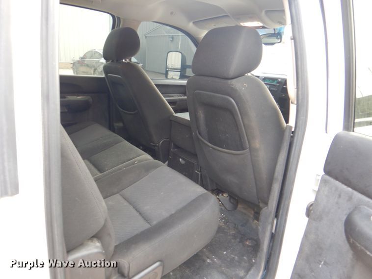 image for item DM3966 2011 Chevrolet Silverado 1500  Crew Cab pickup truck