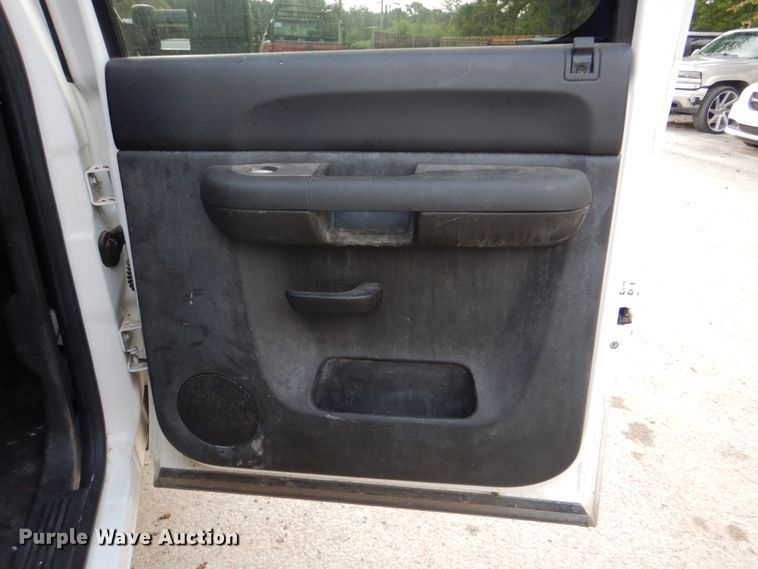 image for item DM3966 2011 Chevrolet Silverado 1500  Crew Cab pickup truck