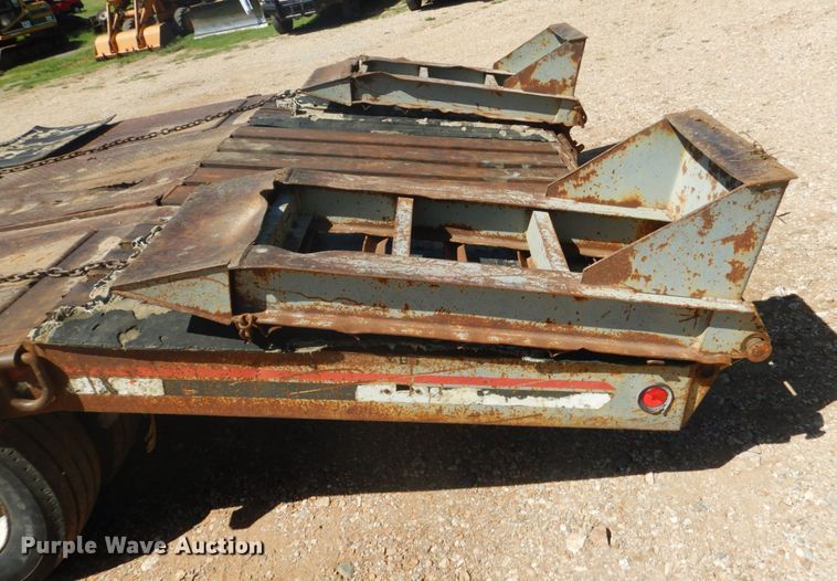 image for item DM3984 2000 Interstate 40DL  equipment trailer