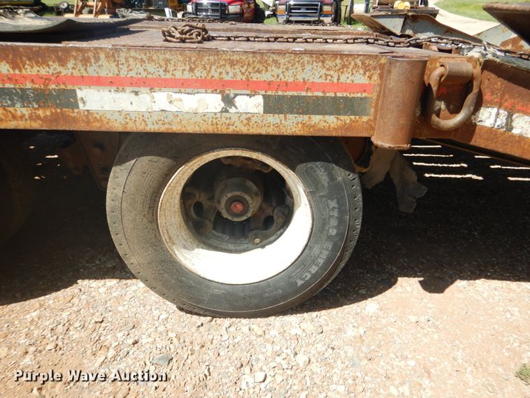 image for item DM3984 2000 Interstate 40DL  equipment trailer