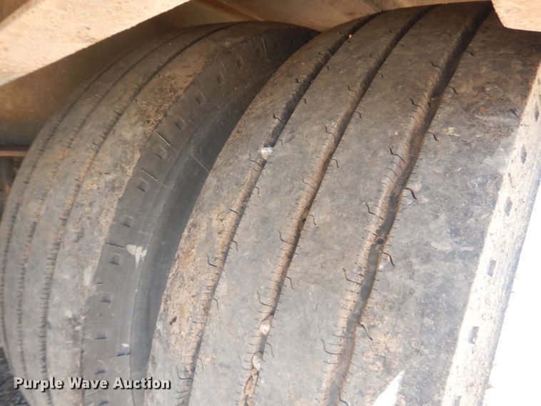 image for item DM3984 2000 Interstate 40DL  equipment trailer