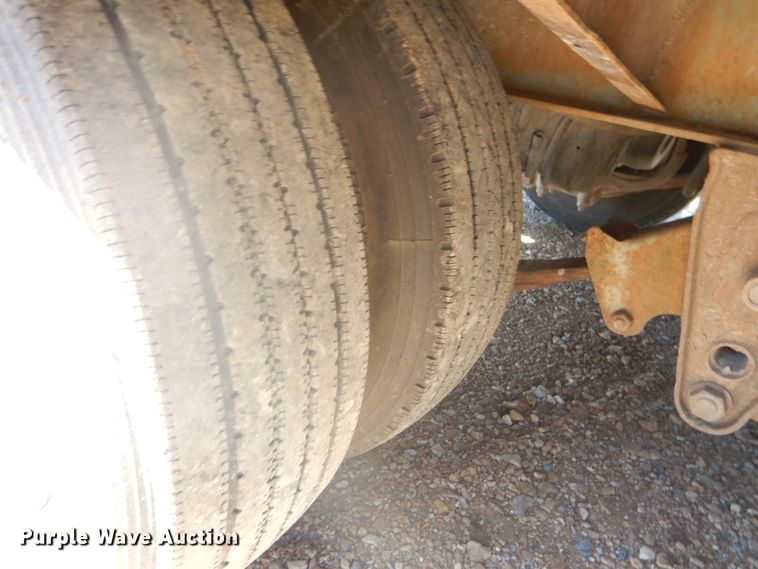 image for item DM3984 2000 Interstate 40DL  equipment trailer