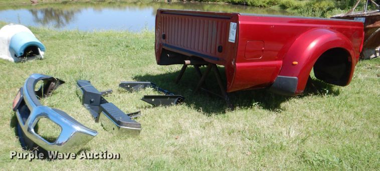 image for item DM3994 2015 Ford F350  pickup truck bed