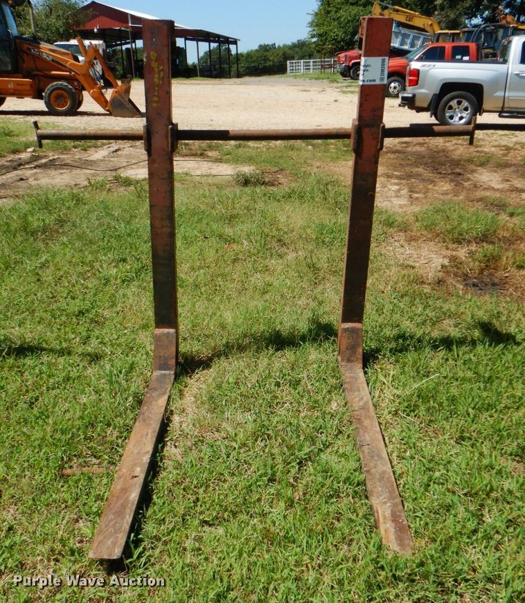 image for item DM3996 48" L x 5' H forks