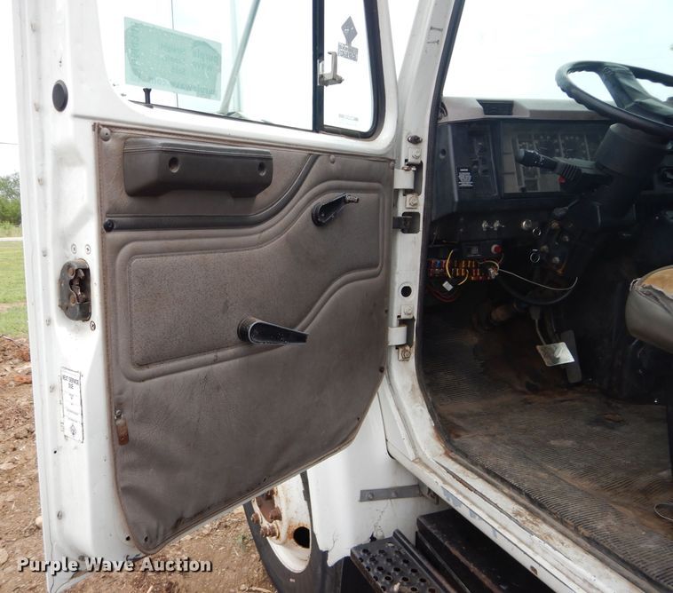 image for item DM4340 1999 International 4700  dump truck