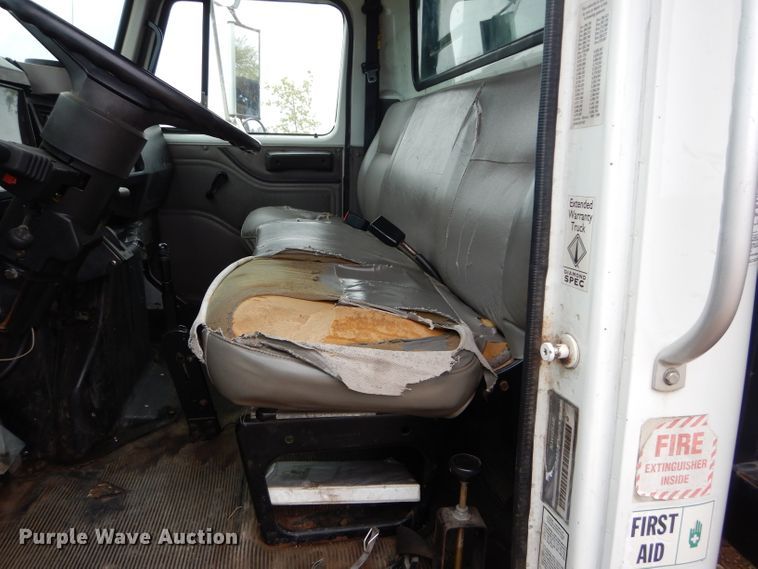 image for item DM4340 1999 International 4700  dump truck