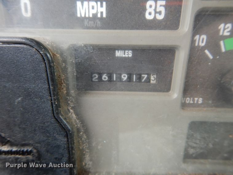 image for item DM4340 1999 International 4700  dump truck