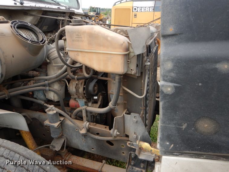 image for item DM4340 1999 International 4700  dump truck