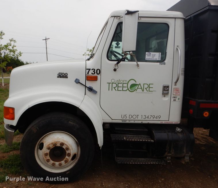 image for item DM4340 1999 International 4700  dump truck