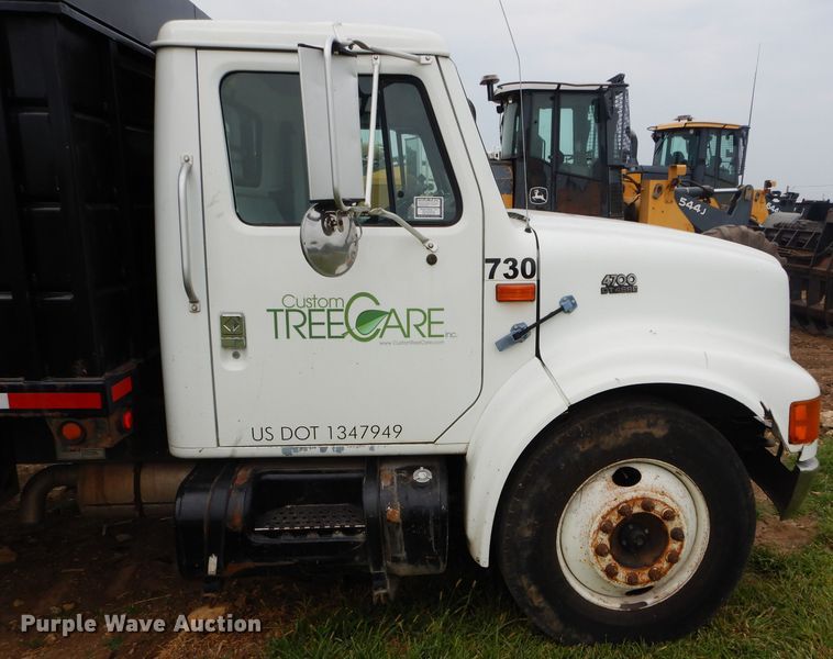 image for item DM4340 1999 International 4700  dump truck