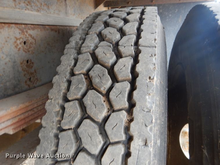 image for item DM4340 1999 International 4700  dump truck