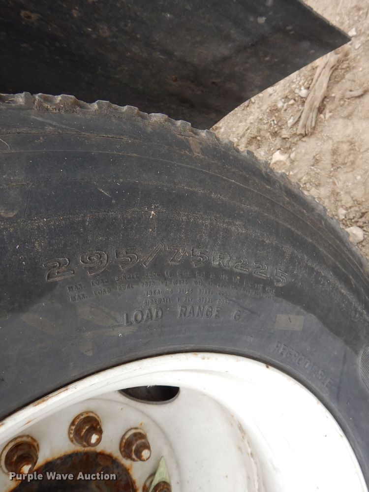 image for item DM4340 1999 International 4700  dump truck