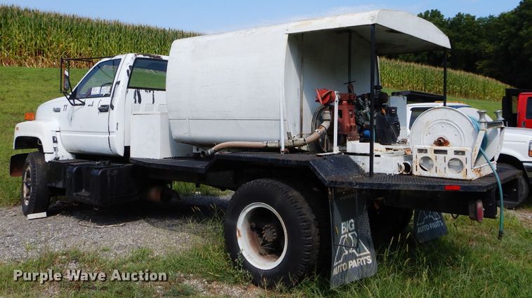 image for item DM4352 1992 GMC C7500  tank truck