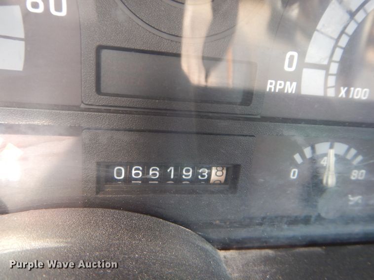 image for item DM4352 1992 GMC C7500  tank truck