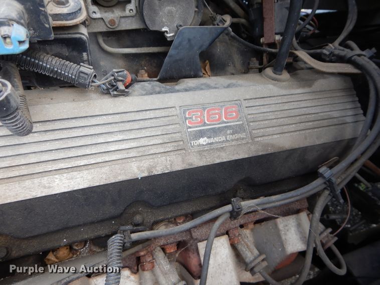 image for item DM4352 1992 GMC C7500  tank truck