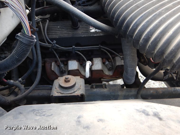 image for item DM4352 1992 GMC C7500  tank truck