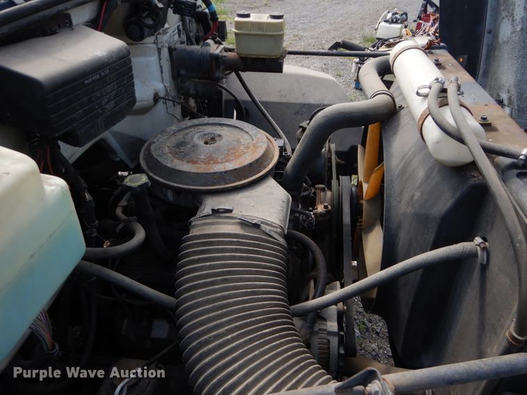 image for item DM4352 1992 GMC C7500  tank truck