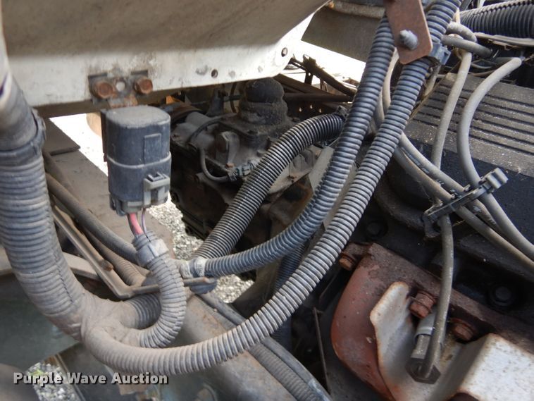 image for item DM4352 1992 GMC C7500  tank truck