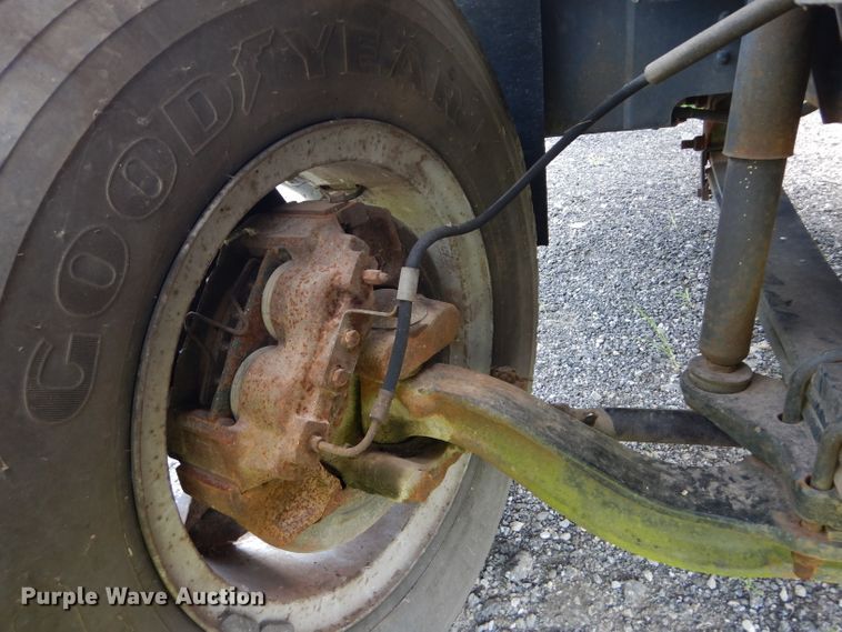 image for item DM4352 1992 GMC C7500  tank truck