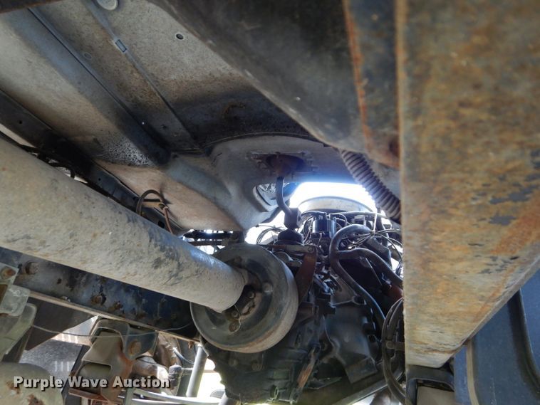 image for item DM4352 1992 GMC C7500  tank truck