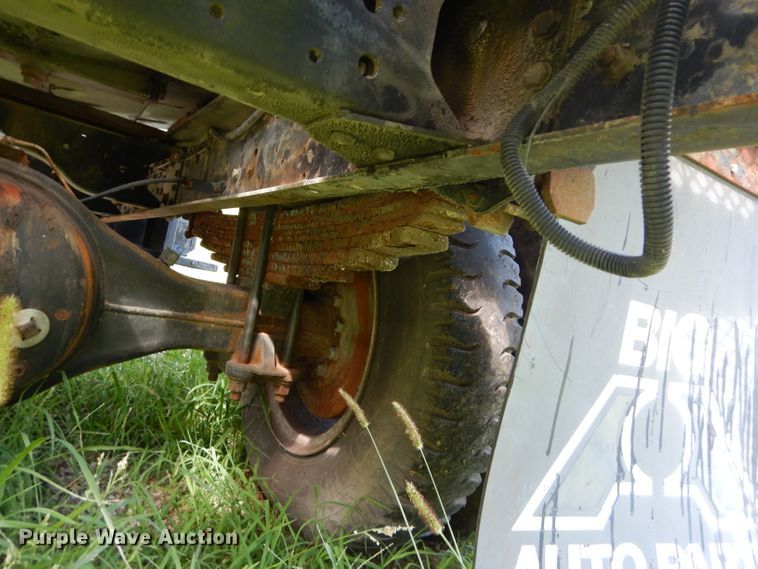 image for item DM4352 1992 GMC C7500  tank truck