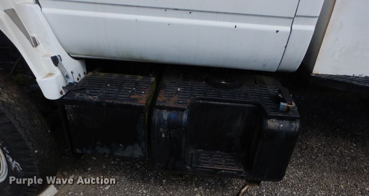 image for item DM4352 1992 GMC C7500  tank truck