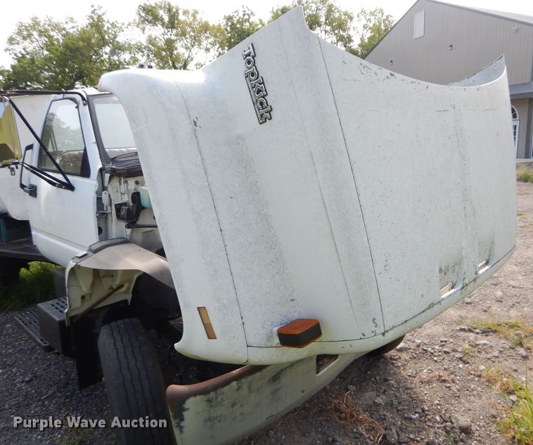 image for item DM4352 1992 GMC C7500  tank truck