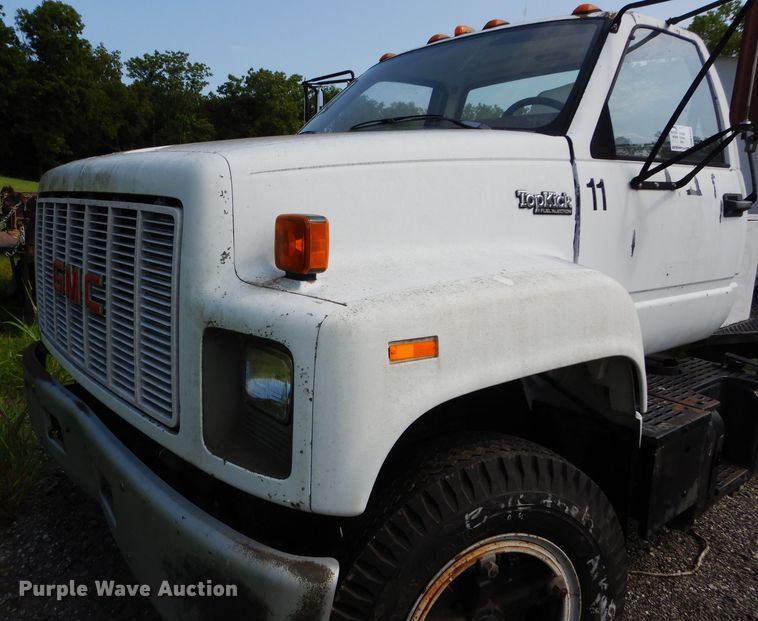 image for item DM4352 1992 GMC C7500  tank truck