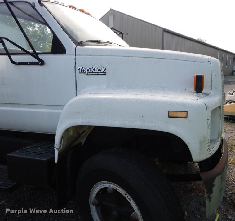 image for item DM4352 1992 GMC C7500  tank truck